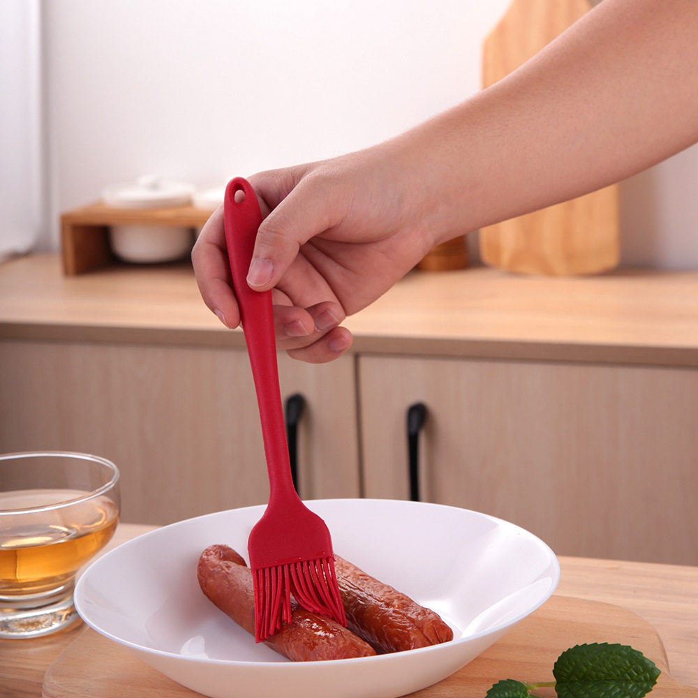 Food Grade small size silicone oil brush integrated all-inclusive oil brush barbecue brush kitchen baking tools seasoning silicone brush