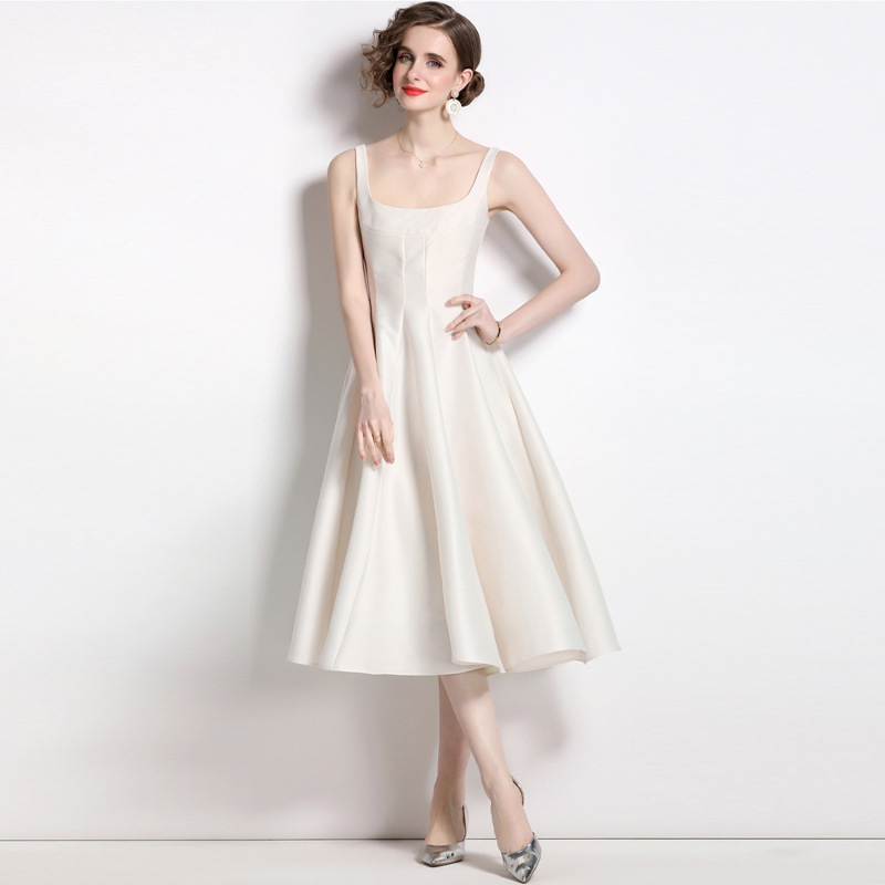 (Mới) Mã A3728 Giá 1180K: Áo Hai Dây Nữ Gutdn Dáng Ôm Body Gợi Cảm Sexy Phục Cổ Cổ Điển Hai Dây Hở Vai Thời Trang Nữ Chất Liệu G04 Sản Phẩm Mới, (Miễn Phí Vận Chuyển Toàn Quốc).
