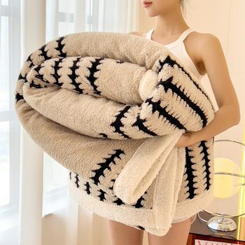 Thickened Milk Velvet Cationic Blanket Office Nap Blanket Sofa Blanket Coral Velvet Shawl Small Quilt Autumn and Winter