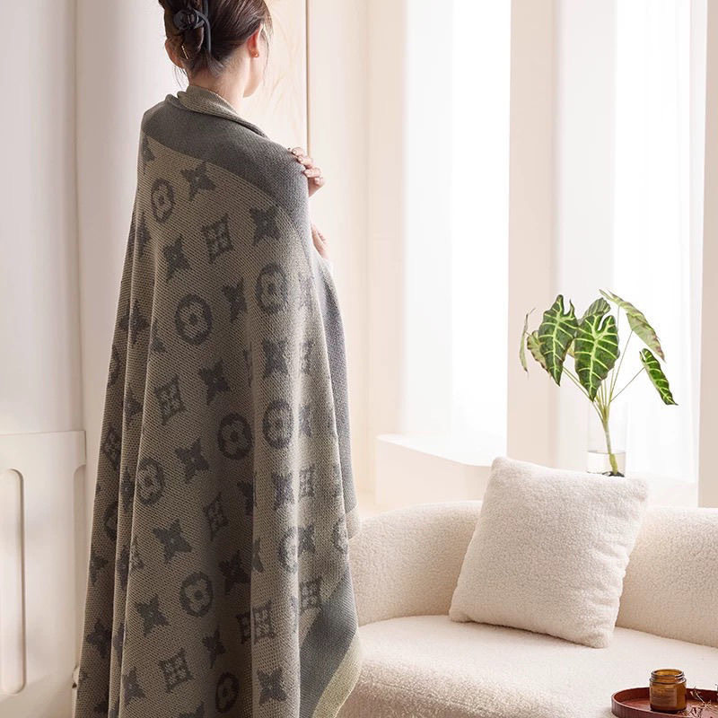Autumn and Winter Aviation Knitted Blanket Blanket Cover Blanket Winter Thickened Warm Outdoor Shawl Lunch Blanket Cloud Mink Velvet