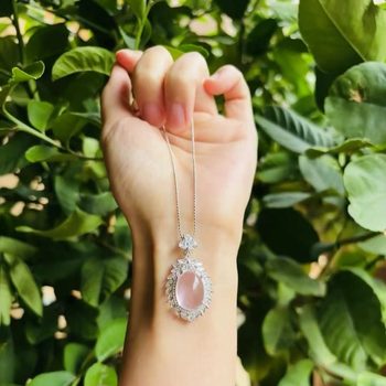 New Chinese Style High Ice White Chalcedony Egg Noodles Pendant Necklace Women's High-grade Light Luxury Elegant Jade Non-jadeite Clavicle Chain