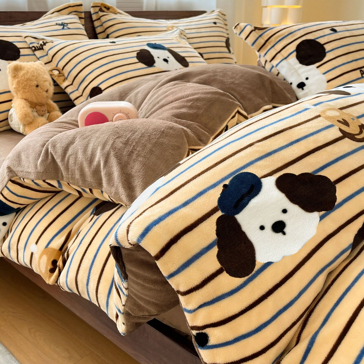 Winter Thickeneded Double-Sided Milk Velvet Four-Piece Set of Coral Velvet Bed Sheetss and Velvet Quilt Cover Warm Bedding Three-Piece Set