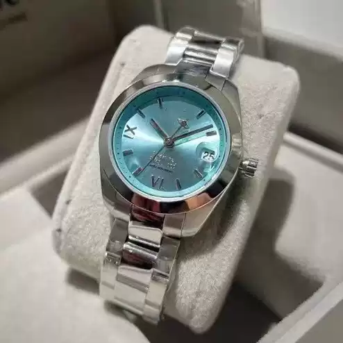 high quality Little Red Book Vivian West Tie Home Crushed Ice Blue Watch Quartz Saturn Watch Women's Watch