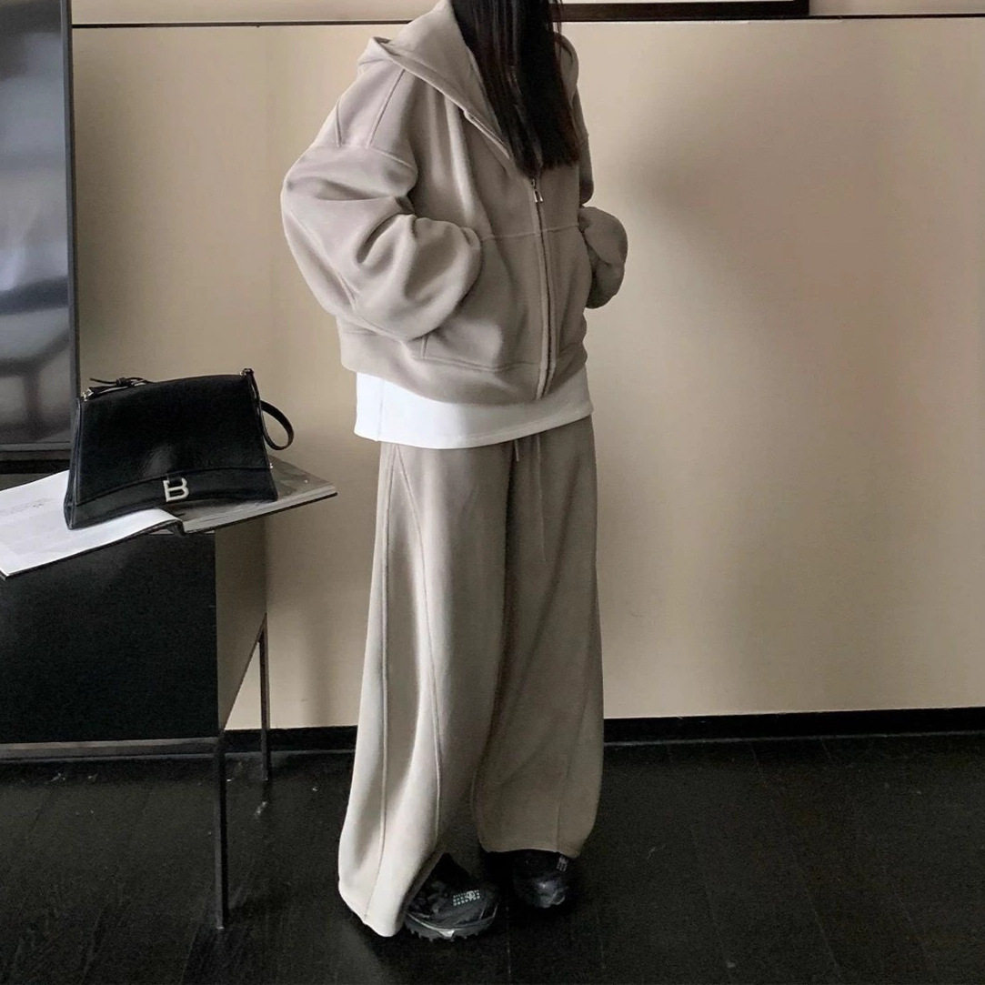 Autumn Plus-Size Stylish Casual Sports Suit for Women, Wide-Leg Pants, Slimming Sweatshirt Two-Piece Set for Curvy Women 150kg