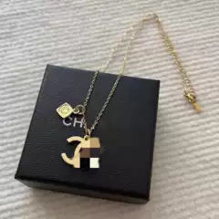 Xiangjia Counter Gift Jewelry Pendant Necklace DIY Perfumery Bottle Number 5 Christmas Gift Jewelry Bag Pendant