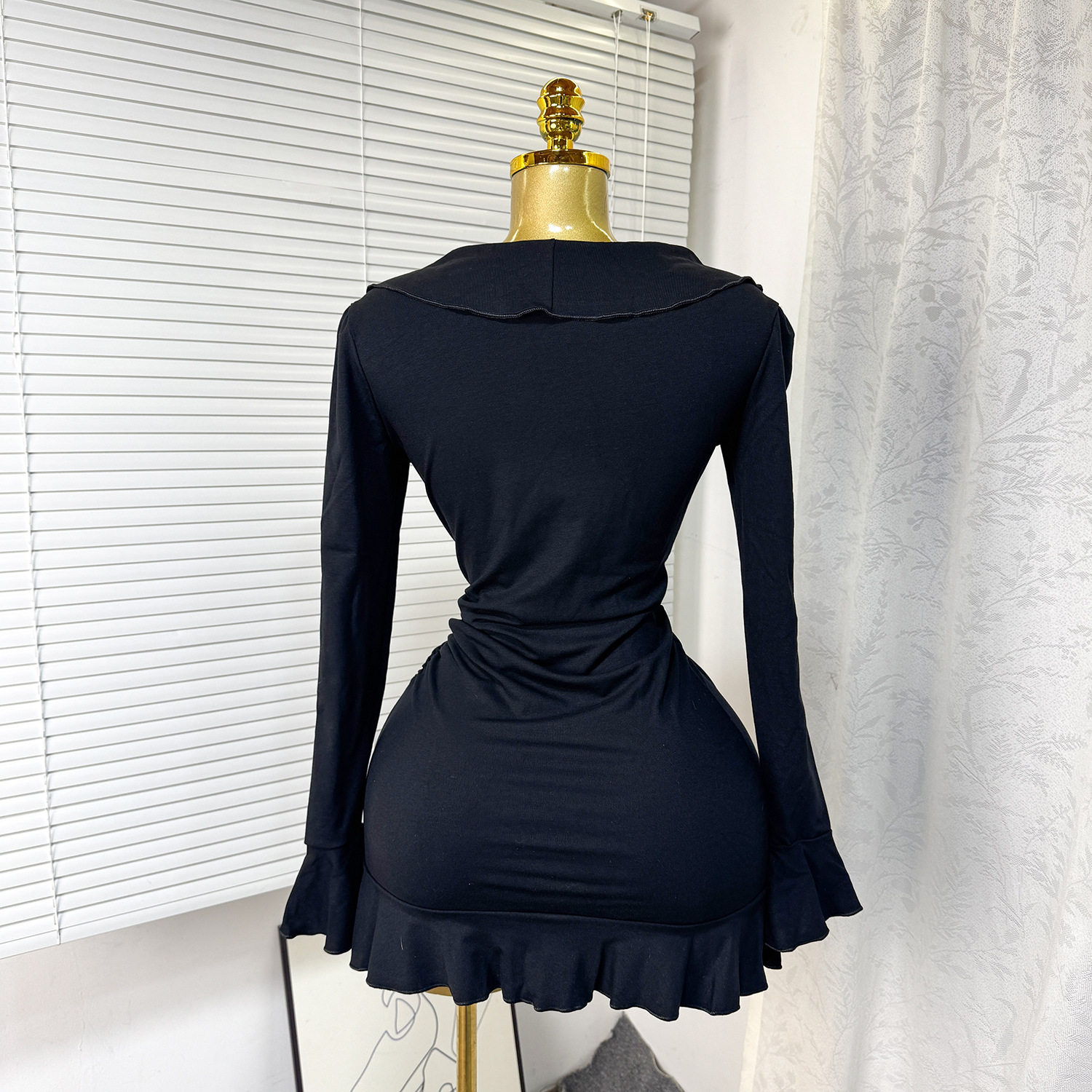 V Neck Ruffled Hem Long Sleeve Dress Slim Fit Bodycon Elegant Style Perfect for Spring and Autumn Wholesale