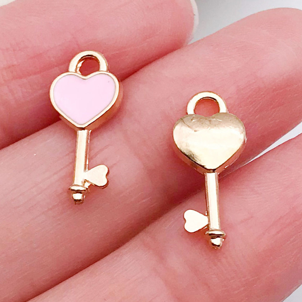 混50个红粉爱心桃心饰品配件 diy手链钥匙扣项链吊坠合金滴油挂件