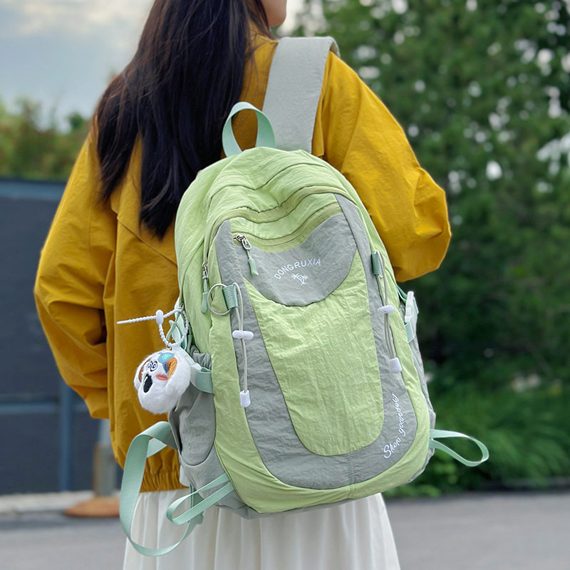 2025 New Lightweight Backpack Girls Middle School and College Students Outdoor Travel Large Capacity Hiking Mountaineering Waterproof Backpack