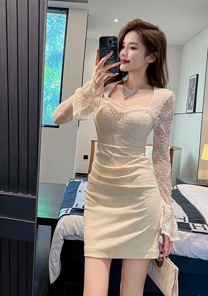 Đầm nhung nữ cổ vuông tay loe đính đá ren ôm dáng — Kem mơ