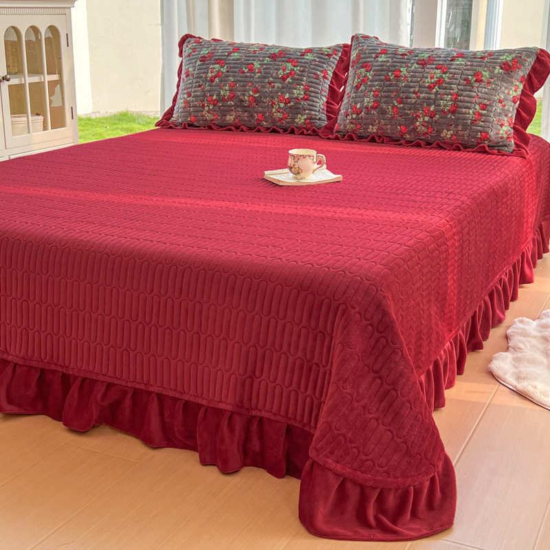 French Retro Milk Velvet Bed Cover Lace Four-Piece Winter Wedding Red Coral Velvet Quilt Cover Plus Cotton Bed Sheetss