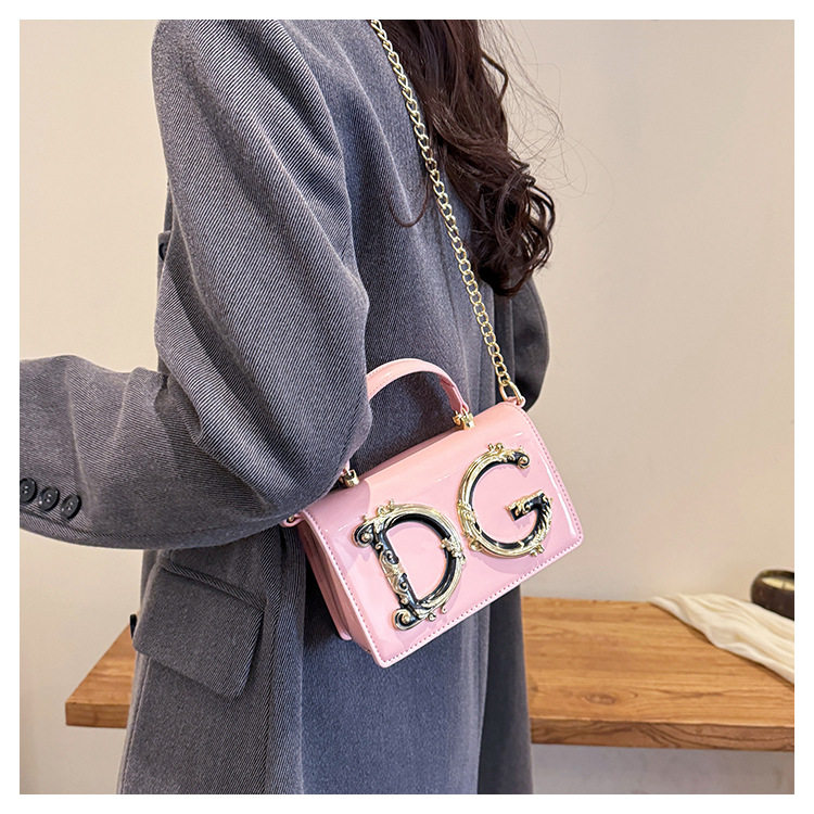 Cross-Border Patent Leather Hand-Held Fashion Women's Bag Chain Crossbody Bag Hand-Held Dinner Bag Fashion Catwalk Bag 18 O1CN01GqhEuR2G0X5GHBbDr !!2220381628953 0 cib