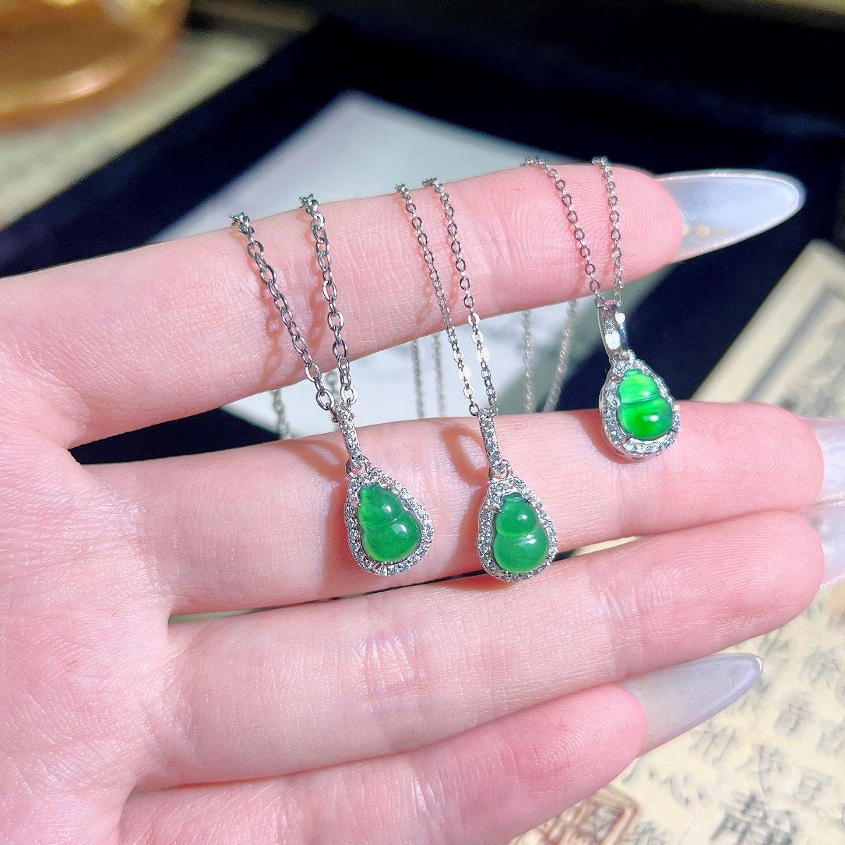 New Chinese Jade Gourd Necklace Women's Light Luxury Niche Pendant High-grade Clavicle Chain 2024 New Explosions Jewelry