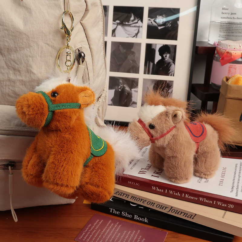 马年吉祥物马上有钱毛绒小公仔包包马挂件公仔玩偶批发摆摊玩具