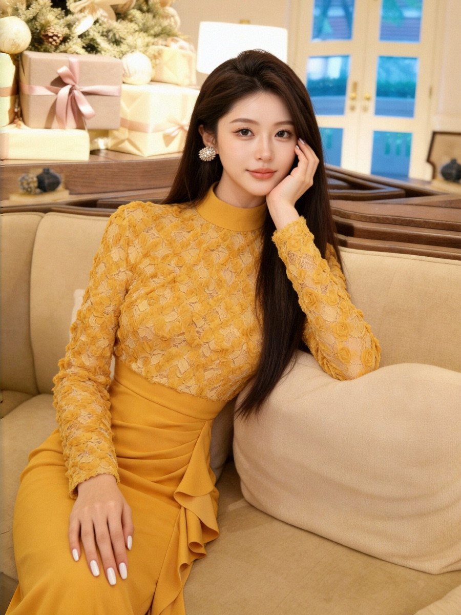 Đầm nữ ôm body cổ tròn phối ren bèo nhún xẻ tà phong cách tiểu thư — Màu vàng gừng