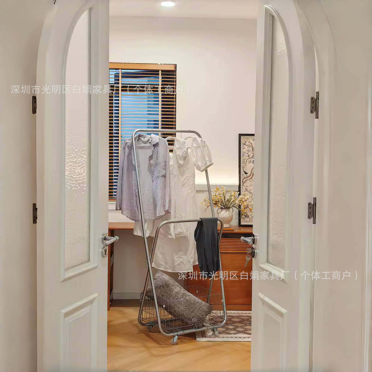 Clothes Rack Floor-Standing Bedroom Clothes Rack Mobile Light Luxury Silver Clothes Drying Rack Storage Overnight Coat Rack Living Room Home