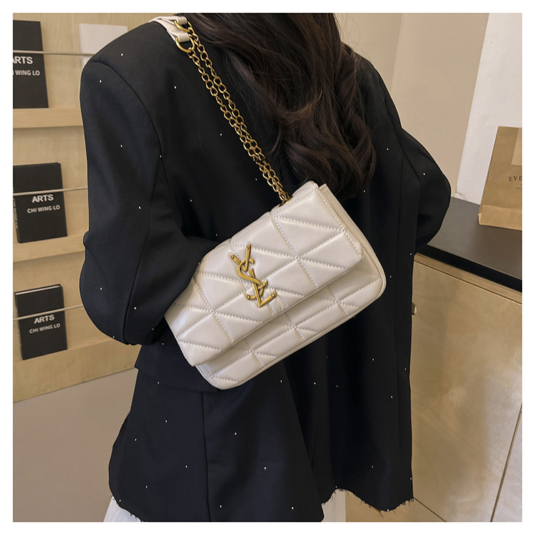 O1CN01H5Gbud232HUTjSwS0 !!2215817057197 0 cib