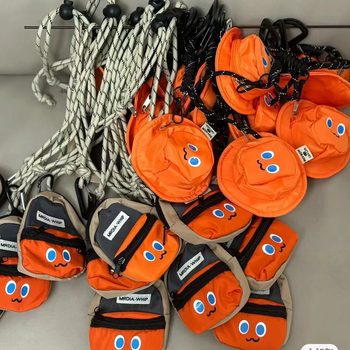 Mayday Multifunctional Change Makeup Headset Bag Mini Bag Pendant Portable Storage Bag Coin Key Bag