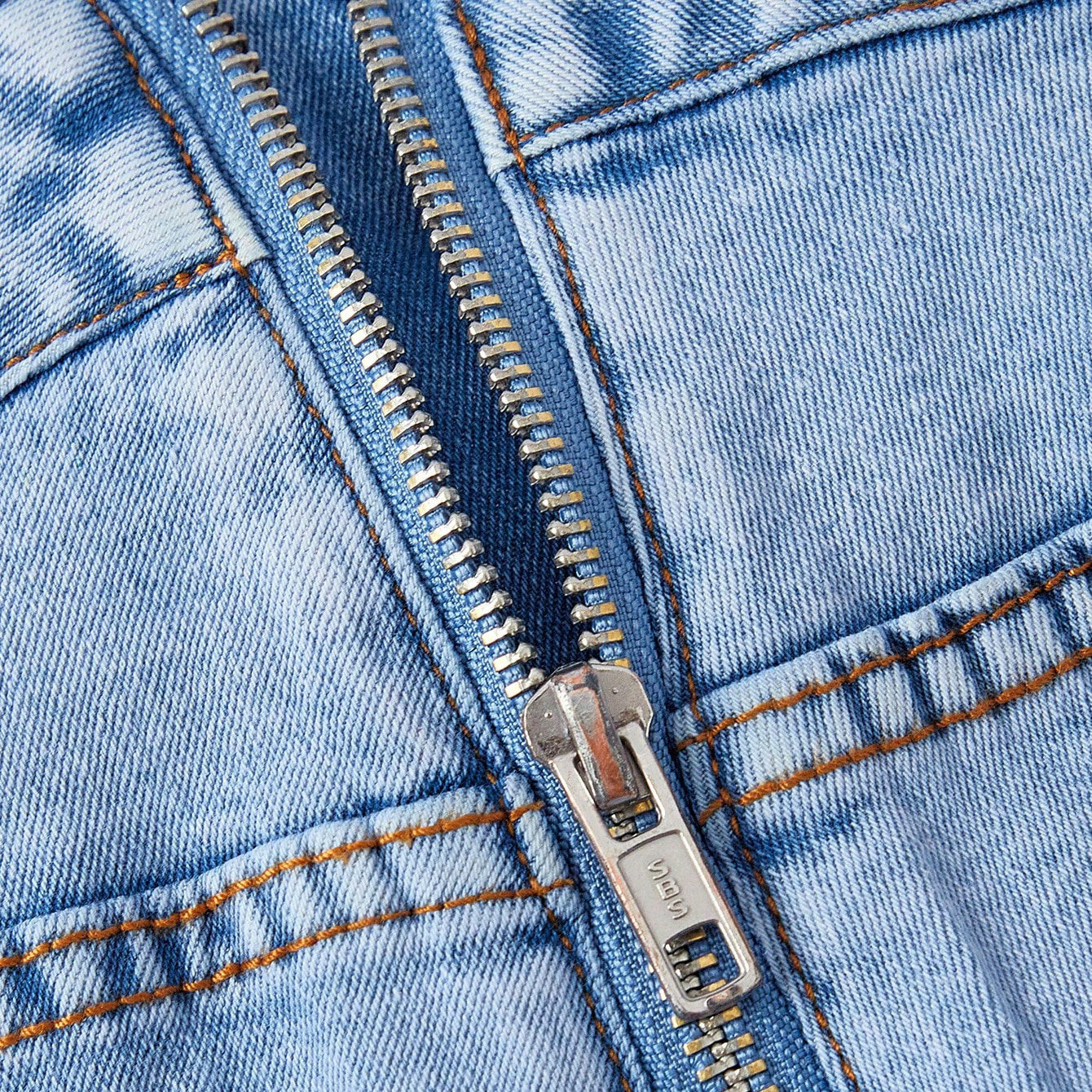 Casual Womens Denim Shorts Trendy Style Comfortable Fit Versatile for Everyday Wear Ready to Ship