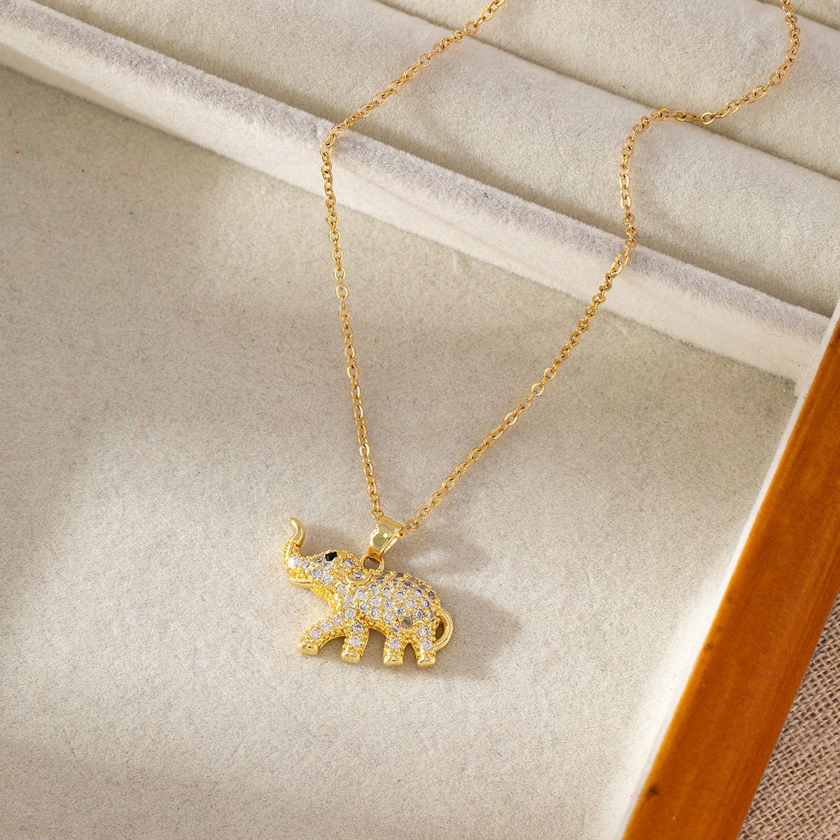 Cross-border micro-inlaid zircon elephant titanium steel necklace women's ins all-match niche design European and American style clavicle chain jewelry