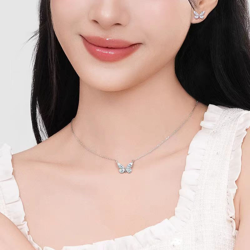 Butterfly Light Necklace Women's Simple Light Luxury Fashion New Blue Luminous Smart Butterfly Mori Aurora Clavicle Chain