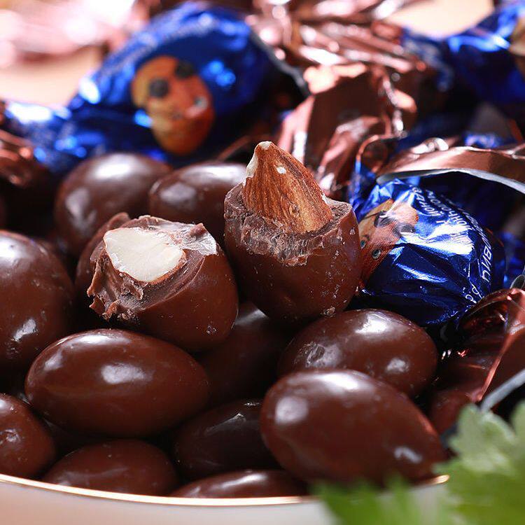 Russian Imported Kdv Hazelnut Almond Chocolate Candy Whole Hazelnut Almond Sandwich Snack Wedding Candy