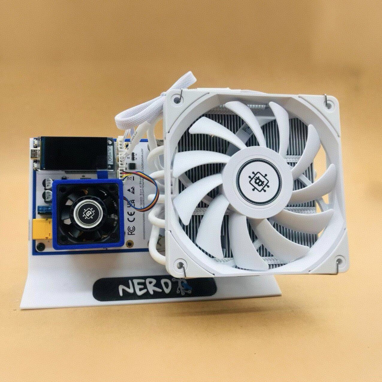 Международная оптовая продажа чипа NerdQaxe++ 8.1Th/s BM1370 с чипом BM1370, потребляемая мощность 175 Вт, BTC solo lotto machine Изображение 1