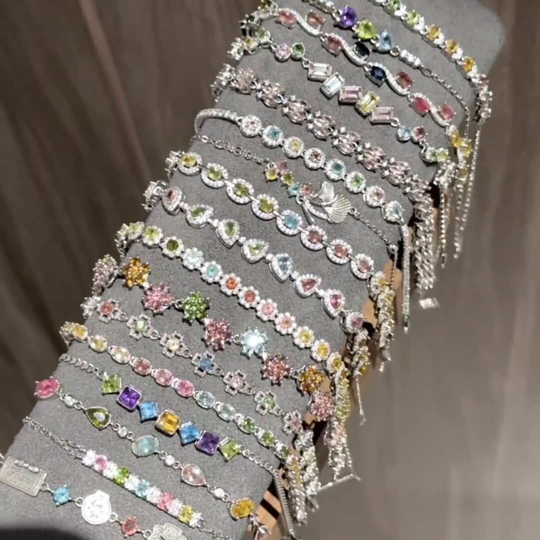 High-grade Light Luxury Zircon Four-petal Flower Bracelet Women's Fashion All-match Cross-border Qixi Festival Jewelry Yiwu Accessories