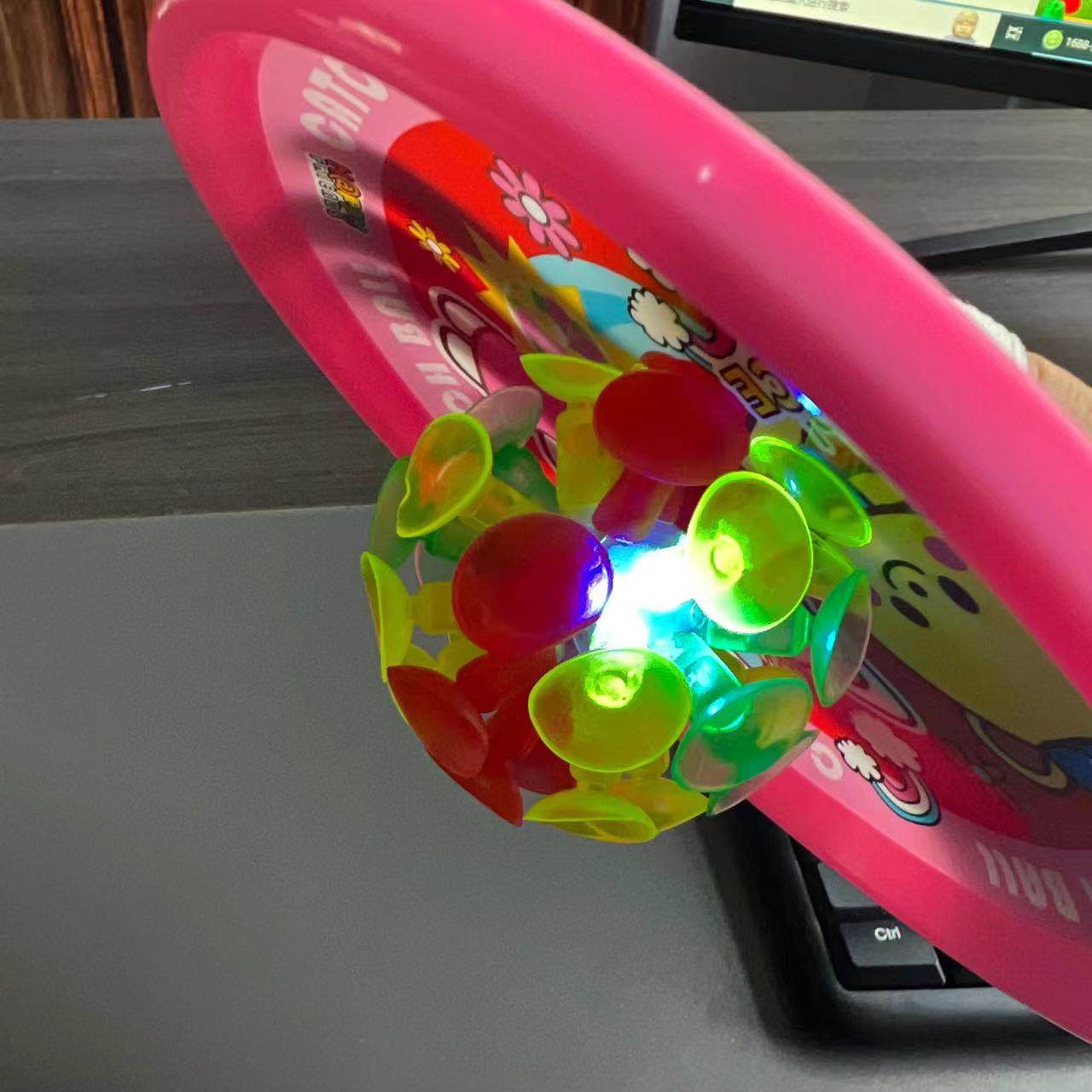 Suction disc ball throwing ball children's flash sticky ball kindergarten suction board throwing docking English teaching aids ball toys