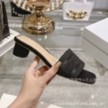 Black round heel 4cm