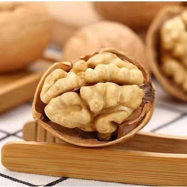 Wholesale Thin-Skinned Raw Walnuts, Original Flavor Walnuts, Ready-To-Eat for Porridge and Snacks