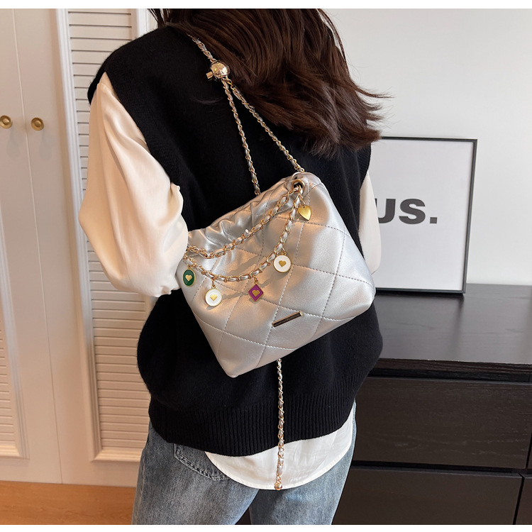 O1CN01HU0MJD231p2iuALKf !!2217602547196 0 cib