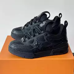 New L Four-Leaf Clover European Style Black Mesh Diamond Sports Luxury Shoes for Men and Women, Thick-Soled Height-Increasing Shoes, V-Style Sneakers