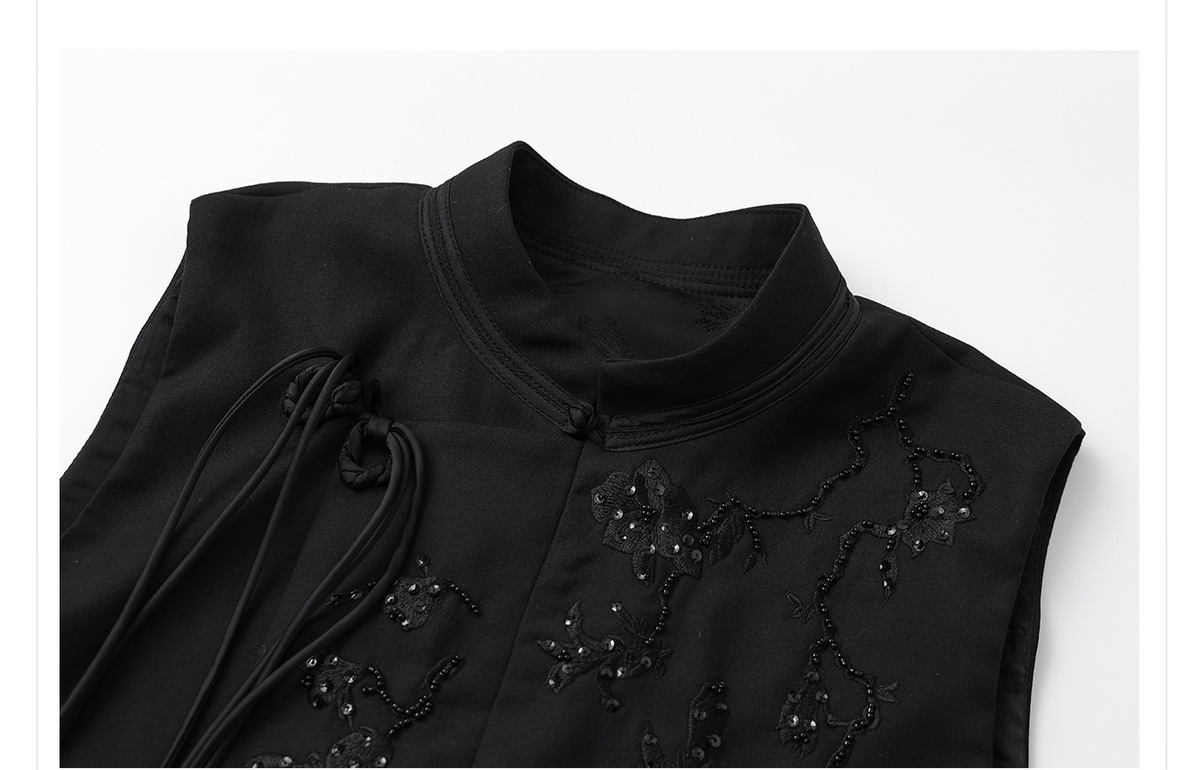 Áo vest nữ cổ đứng thêu nổi cài khuy phong cách thanh lịch — Ngọc Bích Đen (Giao Hàng Ngay), Trắng tuyết satin (tóc làm trong ngày)