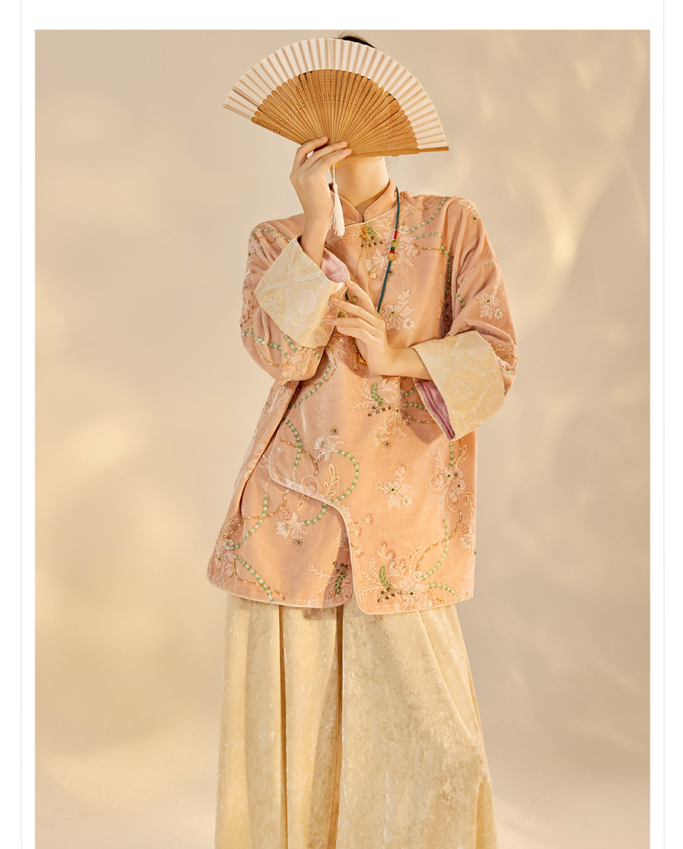 Áo khoác nữ dáng thường thêu hoa đính sequin chất liệu satin — màu hồng