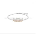 Gradient gold swan bracelet