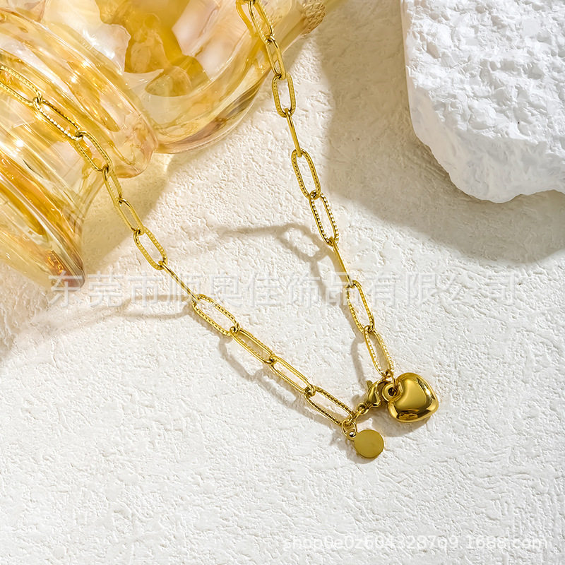 Stainless steel titanium steel European and American simple love pendant bracelet ladies girlfriends jewelry wholesale cross-border foreign trade