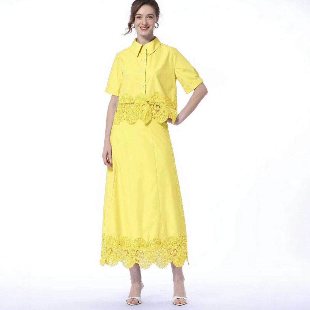 Elegant Two Piece Set Fashionable Lace Design Breathable Fabric Slim Fit Summer Occasion Wear Wholesale Available