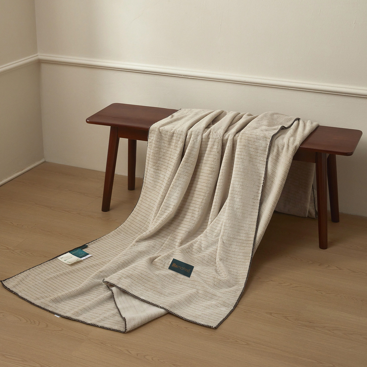 2025 New Style Yarn-Dyed Jacquard Casual Blanket Simple Pure Color Flannel Blanket Autumn and Winter Warm Nap Sofa Blanket