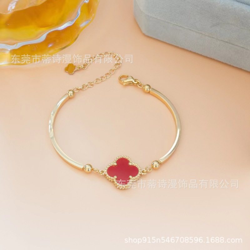 European and American fashion high-end sense four-leaf clover bracelet women's light luxury simple niche design titanium steel non-fading all-match jewelry