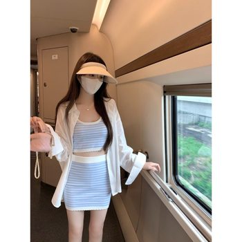 2025 Autumn New Sweet and Fresh Thin Sexy Hot Girl Niche Versatile Knitted Short Set Women's Design