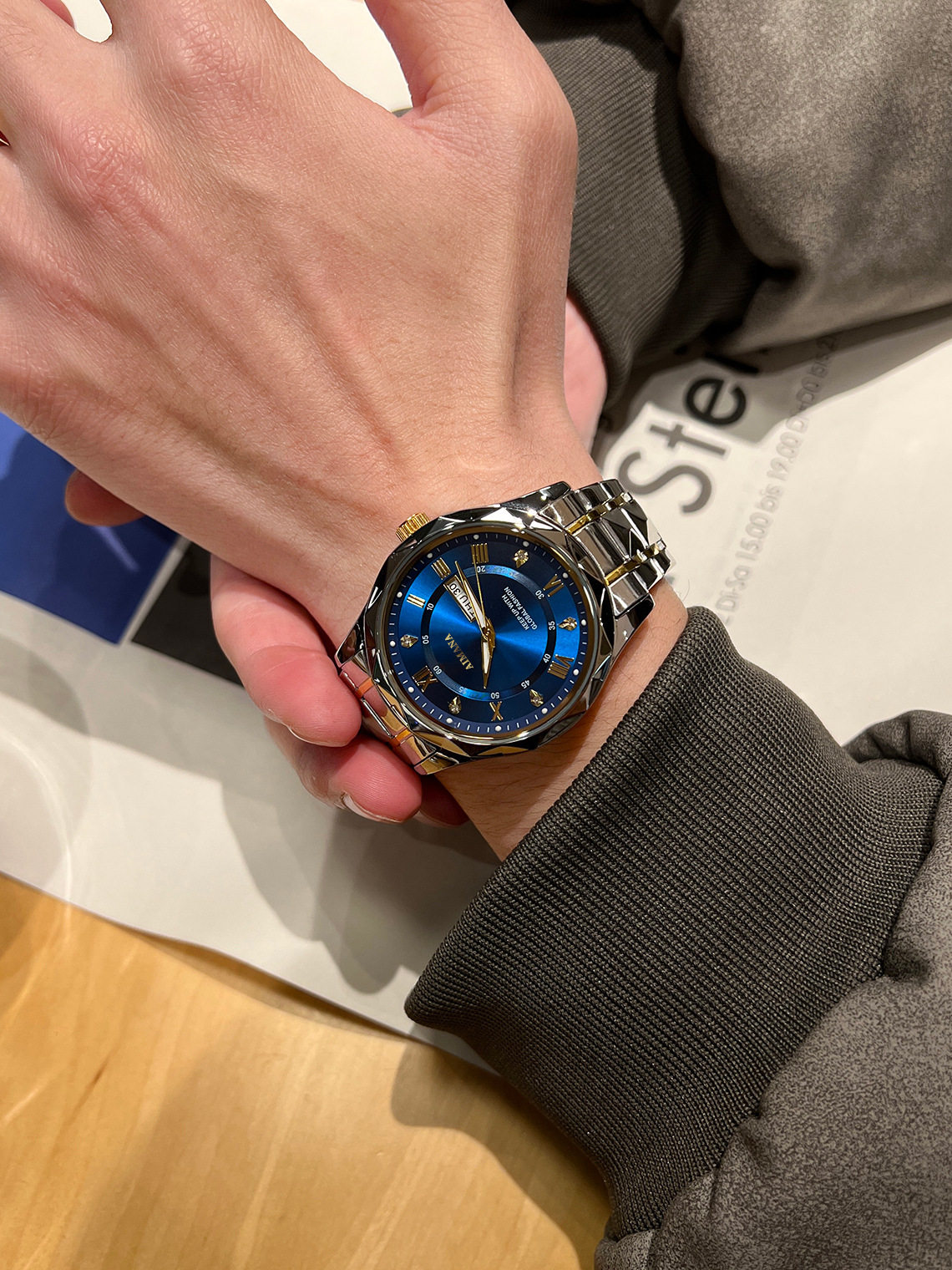 O1CN01HrEUDq1Z6v4uzcuV6 !!2219695973146 0 cib