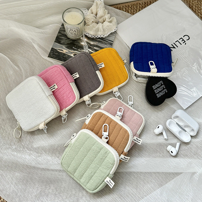 Cross-border Supply Korean-style Ins Quilted Headphone Bag Mini Key Bag Bag Coin Purse Bluetooth Headset Storage Bag