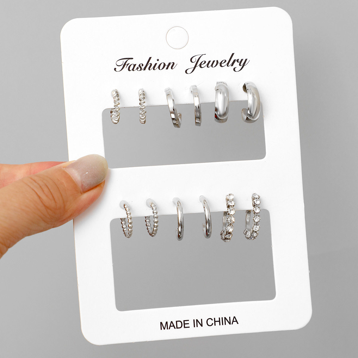 สั่งซื้อนำเข้า Cross-border ใหม่แฟชั่น INS ยุโรปและสไตล์อเมริกันต่างหูรูปตัว C สีทองชุดอารมณ์ของผู้หญิงแสงหรูหราต่างหูระดับไฮเอนด์ขายส่ง จากจีน