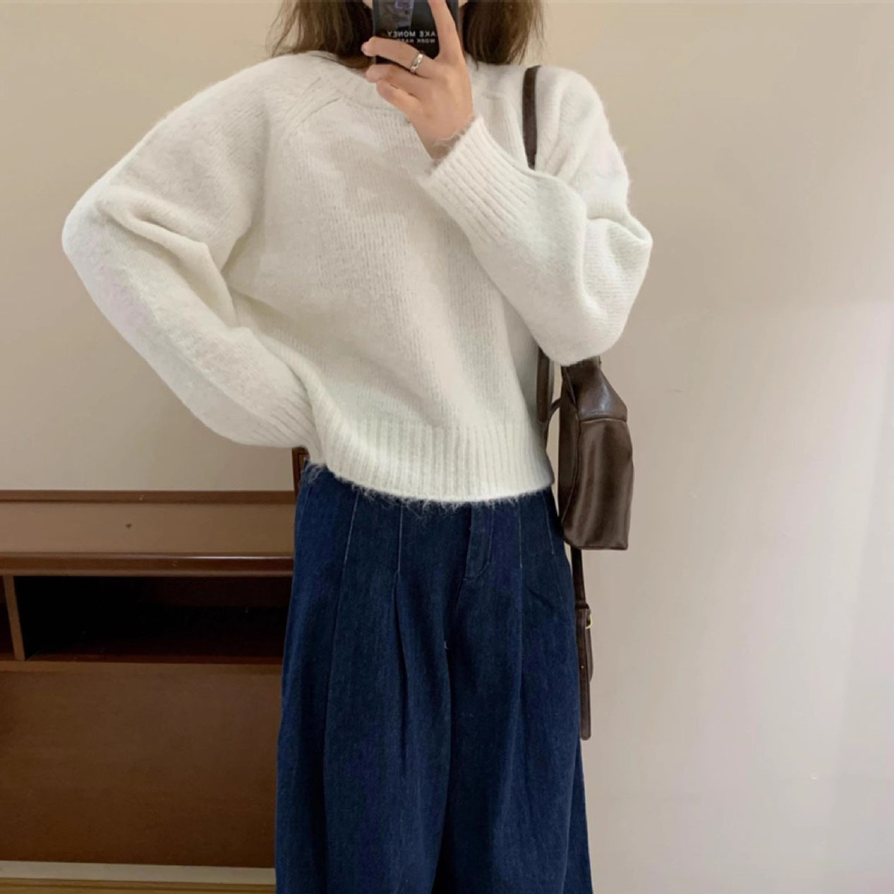 Áo len nữ cổ tròn màu trơn, phong cách basic nhưng tinh tế