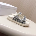 009 slippers