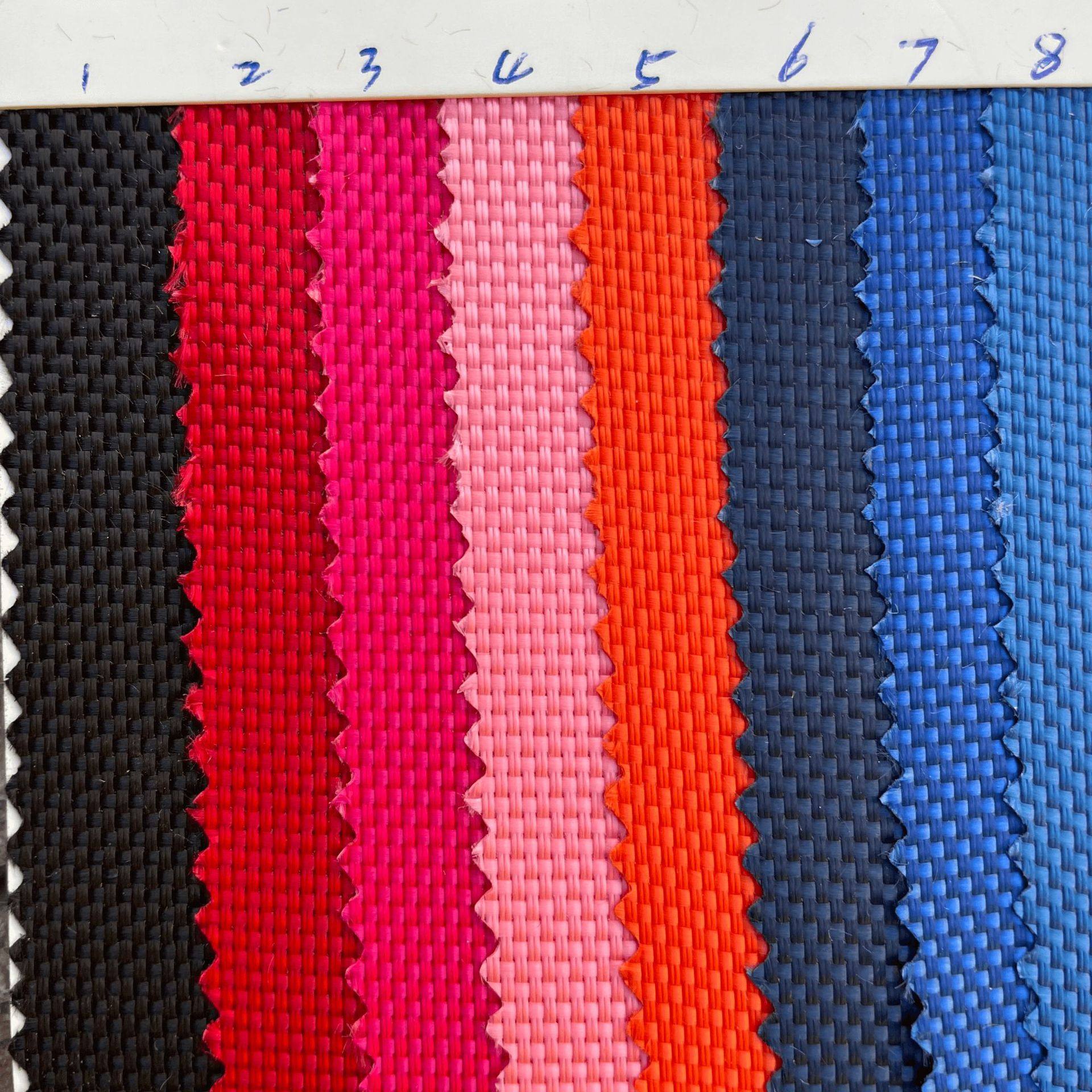 Production of 1680D double-strand Yule glue color/black spot polyester coated Oxford cloth luggage outdoor fabric