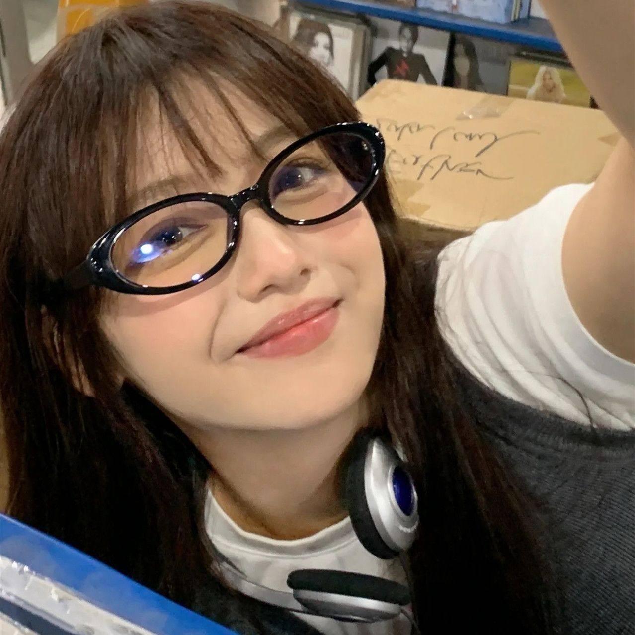 Vintage Makeup-Free Look Oval Y2K Prescription Black Frame Small Face Small Frame Flat Mirror Women's Myopia Glasses Frame