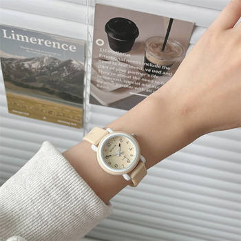 New Fashion Watch Women's Ins High-value Student Niche Simple Temperament High-end Light Luxury Casual Quartz Watch