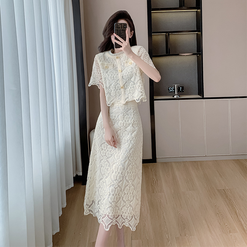 (Mới) Mã B0239 Giá 970K: Đồ Bộ Nữ Guryt Ngắn Tay Cả Bộ 2 Món Hàng Mùa Hè Thời Trang Nữ Chất Liệu Ren G03 Sản Phẩm Mới, (Miễn Phí Vận Chuyển Toàn Quốc).