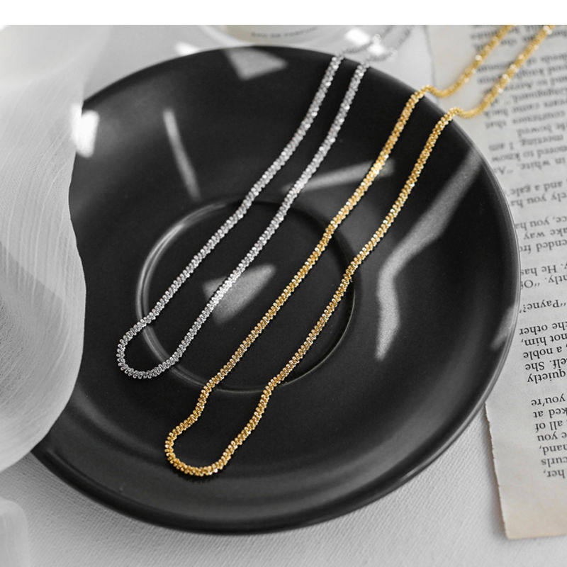 Gypsophila Accessible Luxury Exquisite Necklace Simple and Popular Titanium Steel Clavicle Chain Men's Vegetable Flower Chain Ethnic Style Necklace Women Ins